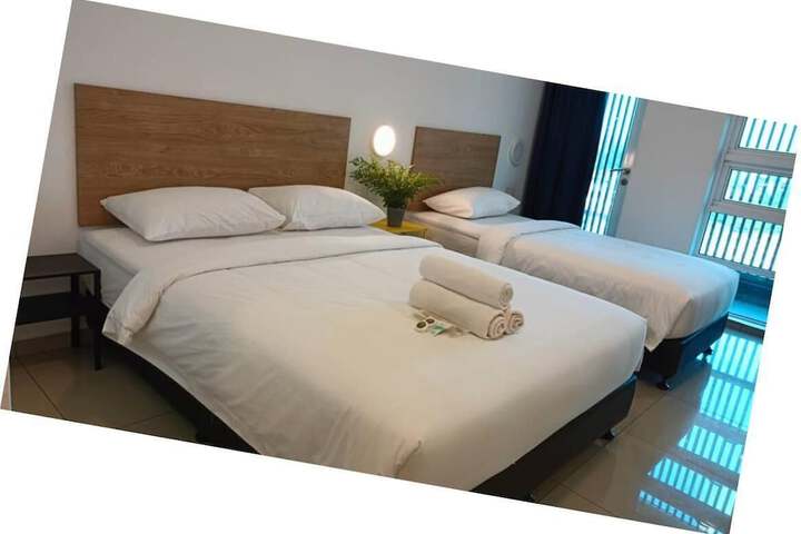 Room 16 of 25