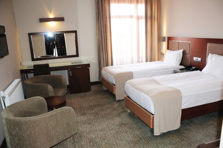 Room 10 of 41