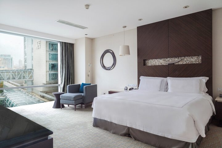 Room 20 of 136
