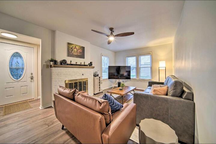 Modern Home • Family Friendly • Grill • Fireplace in Erie, PA