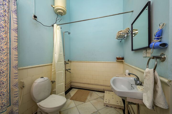 Room 15 of 46