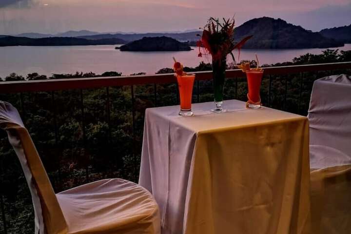 Dining 55 of 68