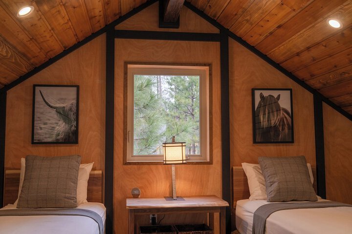 1 Bedroom Cottage King Bed Sofa (27 of 34)