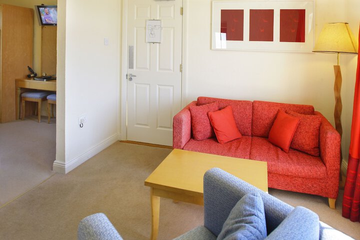 Room 10 of 27