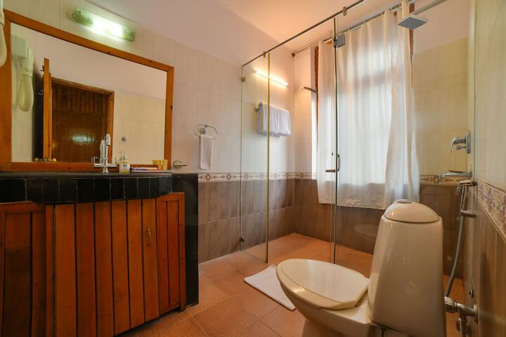 Room 44 of 102