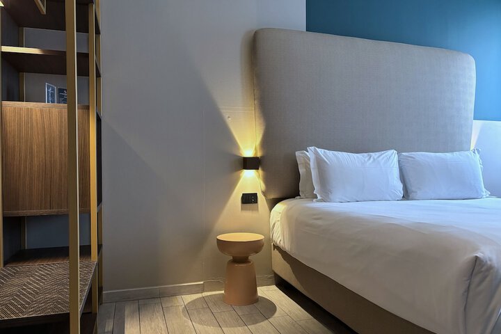 Room 16 of 30