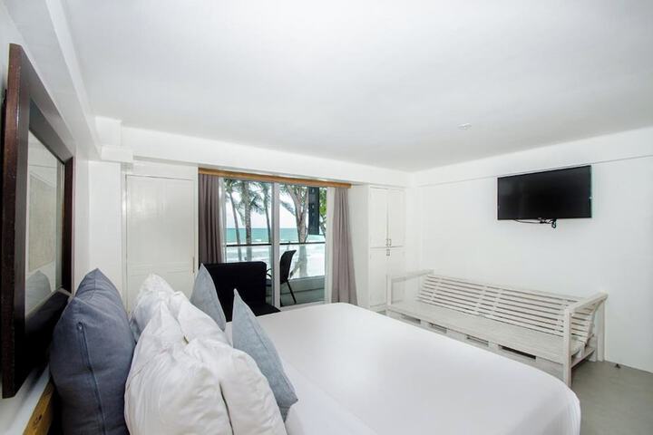 Room 14 of 50