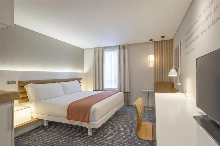 Room 34 of 126