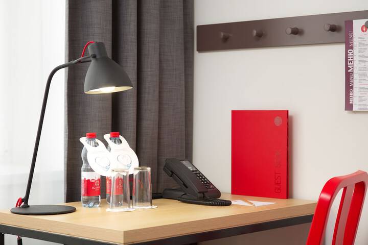 Room 6 of 49