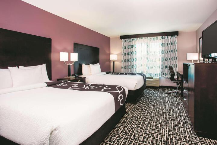 1 King Bed (6 of 12)