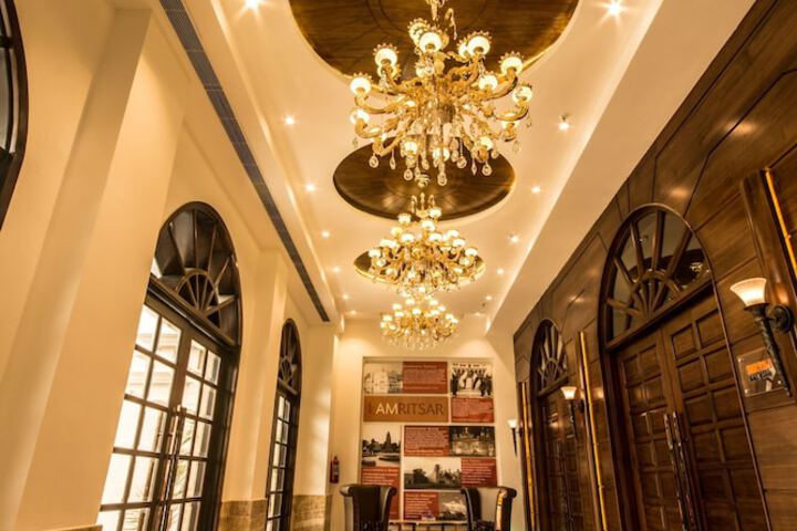 Banquet hall
