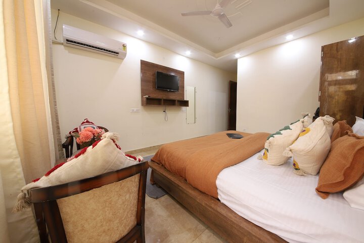Room 16 of 49