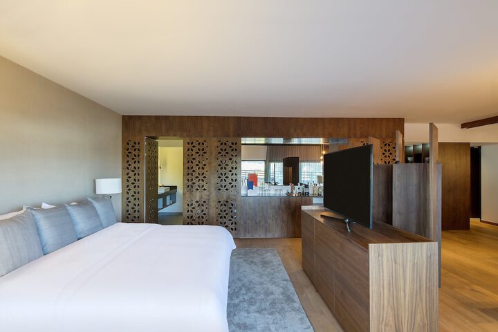Room 10 of 44