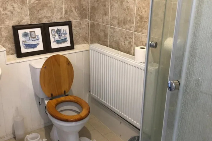 Room 8 of 14