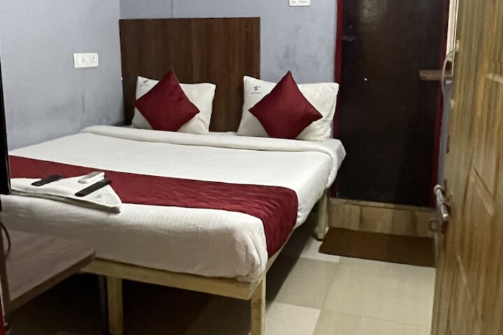 Room 16 of 28