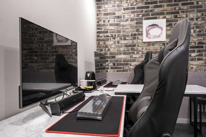 Room 12 of 42