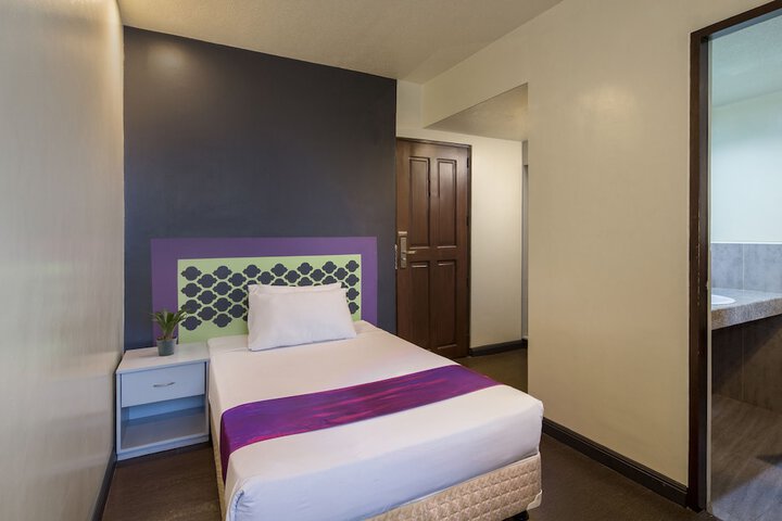 Room 6 of 43