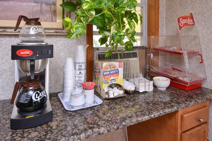 Breakfast/Coffee Service 33 of 41