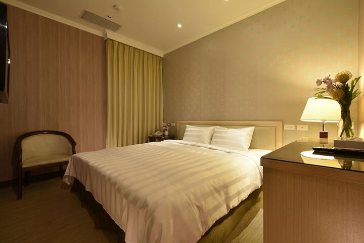 Room 7 of 51