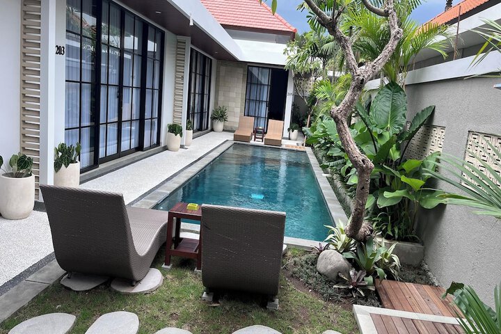 Pool 75 of 86