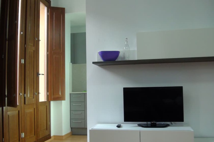 Room 6 of 11