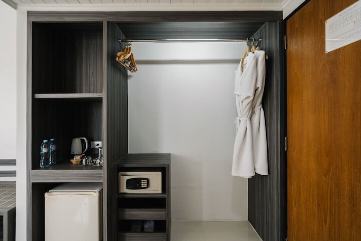 Room 47 of 85