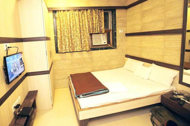 Room 19 of 32