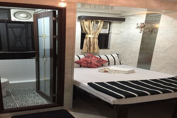 Room 12 of 48