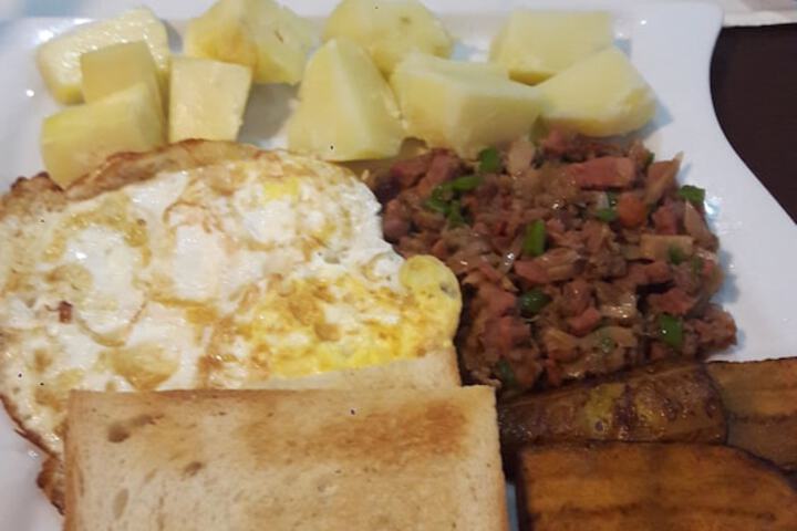 Breakfast/Coffee Service 24 of 33