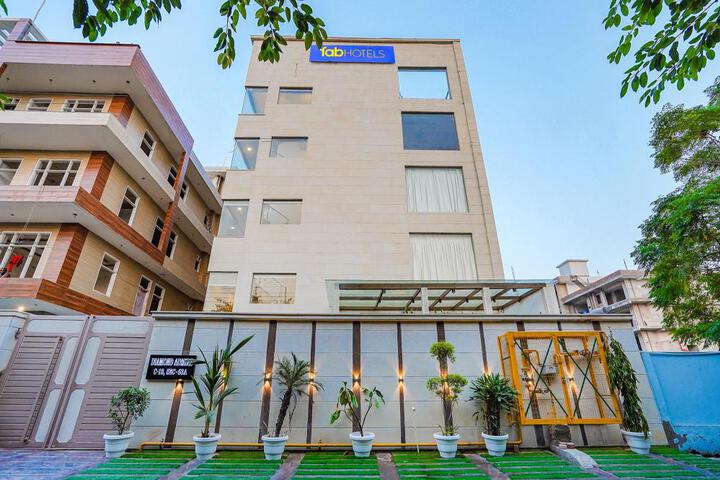 FabHotel Prime Noida Sector 63