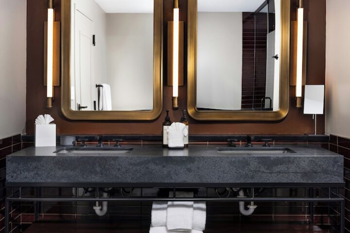 Bathroom sink