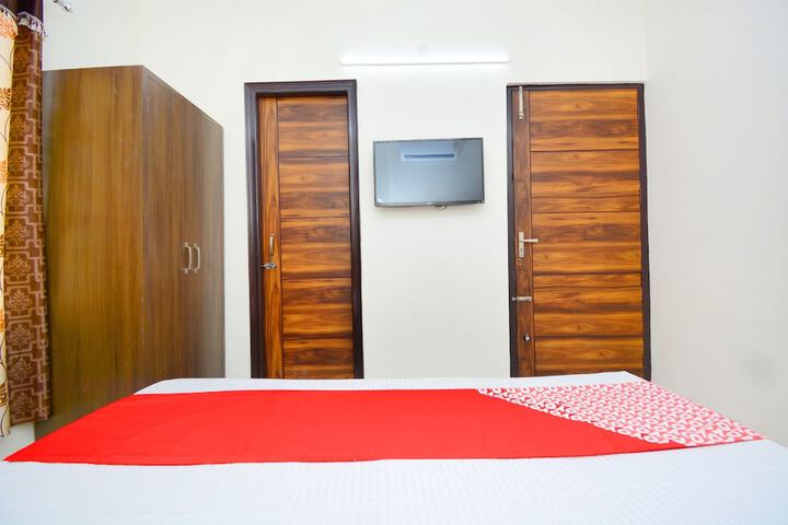Room 15 of 33
