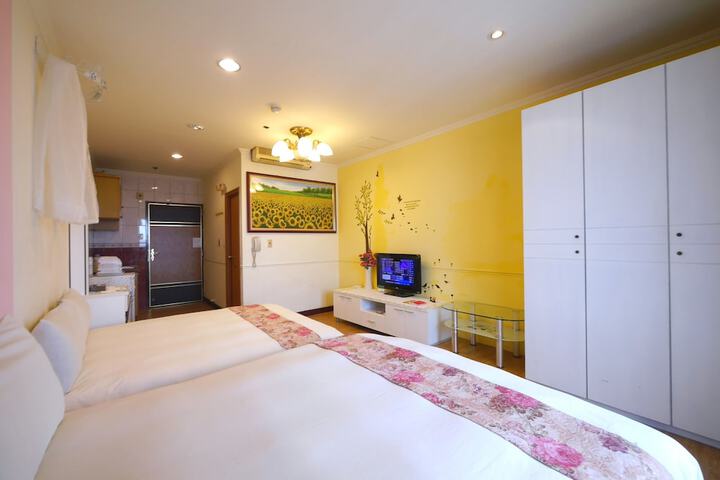 Room 7 of 51