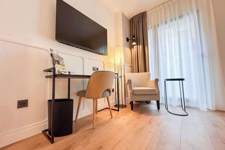 Room 15 of 60
