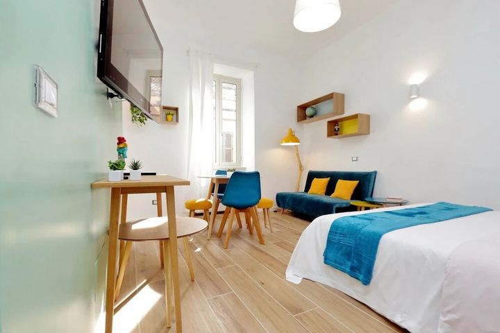 Room 2 of 11