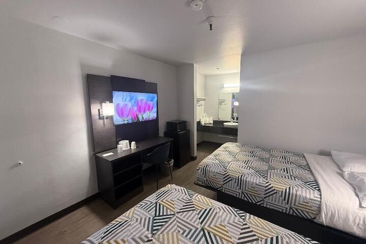 2 Double Beds (14 of 21)