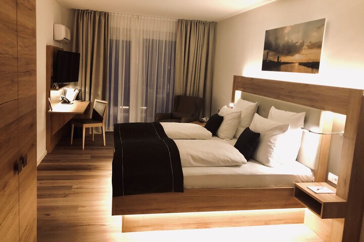 Room 10 of 43