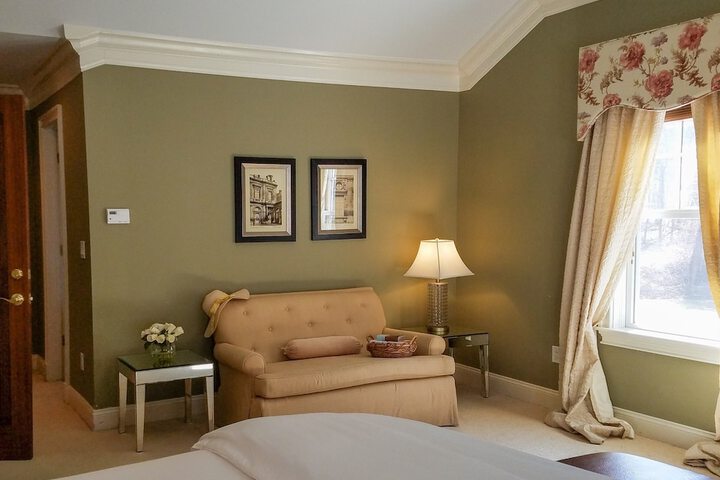 Room 52 of 114