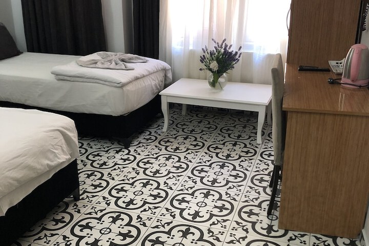 Room 17 of 137