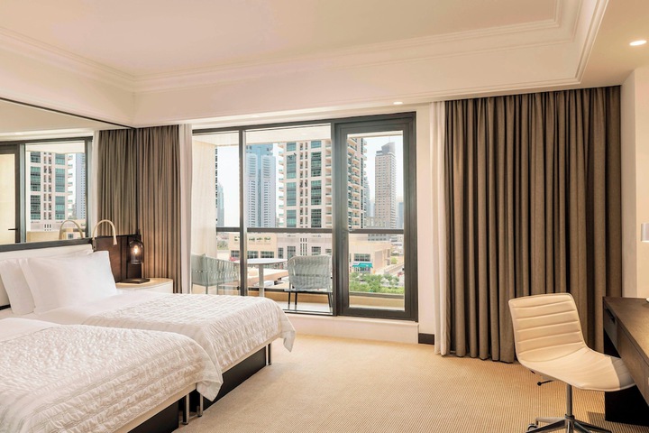 Room 72 of 334