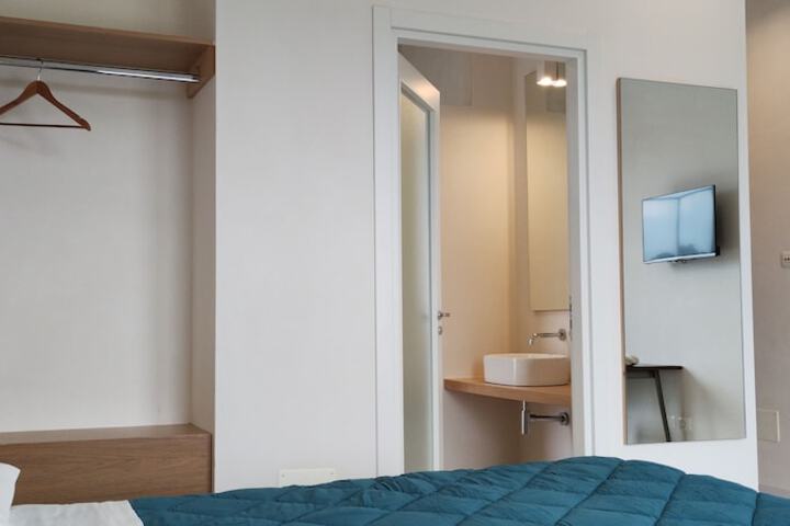 Room 7 of 29