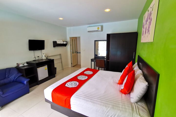 Room 4 of 35