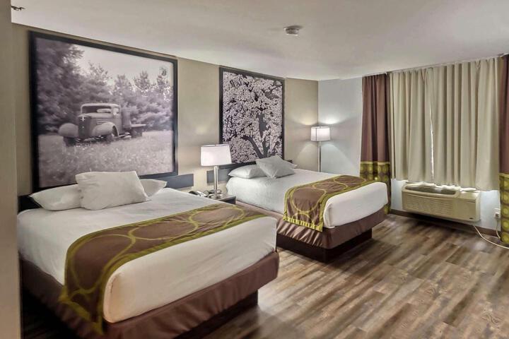 2 Double Beds (4 of 7)