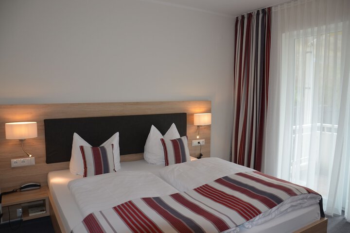 Room 13 of 53