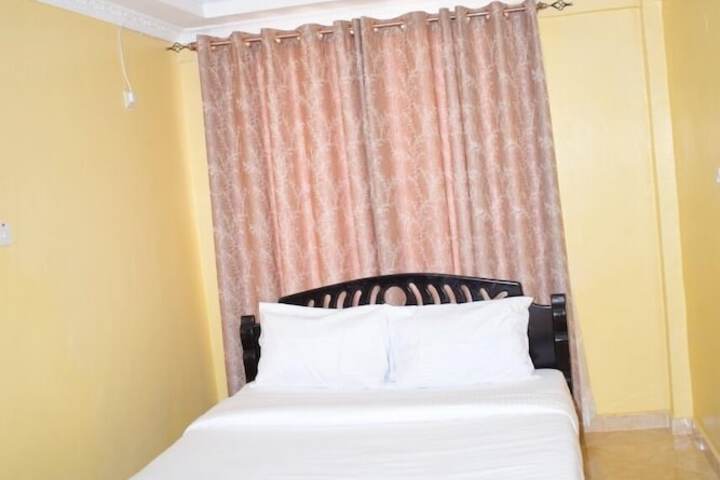 Room 9 of 21