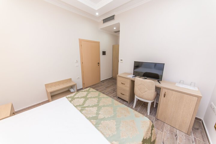 Room 20 of 48
