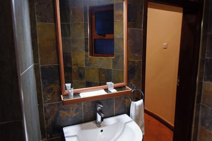 Room 34 of 114