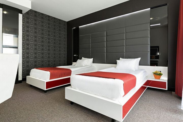 Room 105 of 267