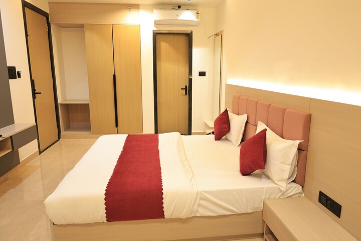 Room 10 of 56