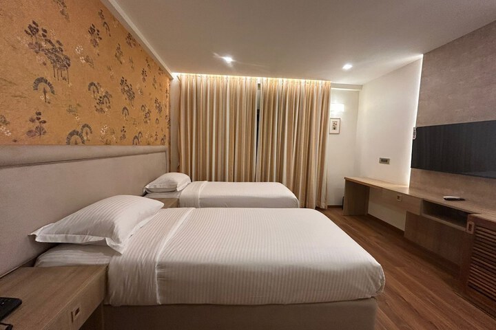 Room 14 of 43